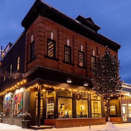 Eleven Revelstoke Lodge Exterior photo