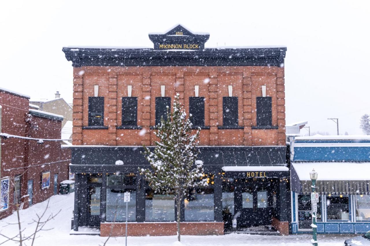 Eleven Revelstoke Lodge Exterior photo