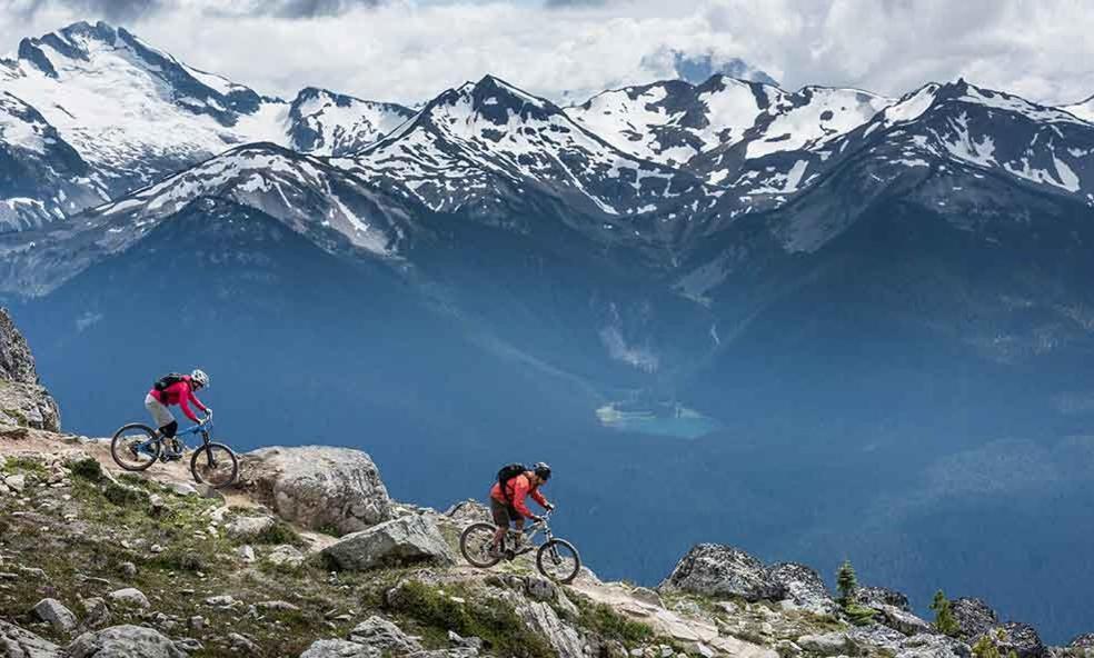 Eleven Revelstoke Lodge Exterior photo